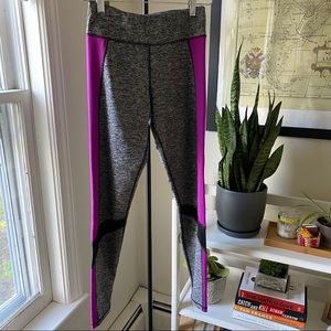 Leggings with color pop and mesh detail